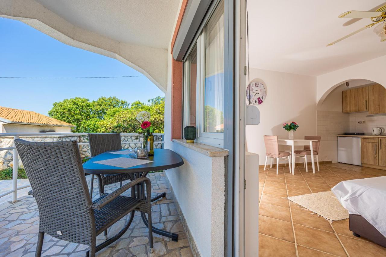 Bella Adria Apartmani Dramalj Exterior foto