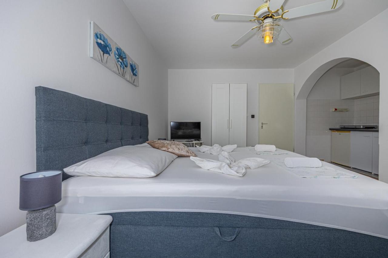 Bella Adria Apartmani Dramalj Exterior foto